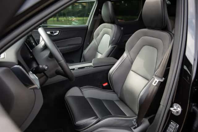 Volvo XC60 (2025) thumbnail 4