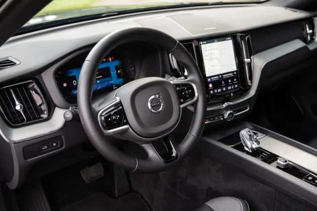 Volvo XC60 (2025) thumbnail 5