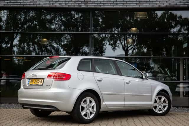 Audi A3 (2012) thumbnail 2