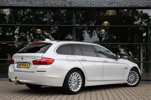 BMW 5-Serie (2014) thumbnail 2