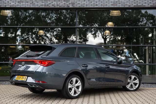 SEAT Leon Sportstourer (2022) thumbnail 2