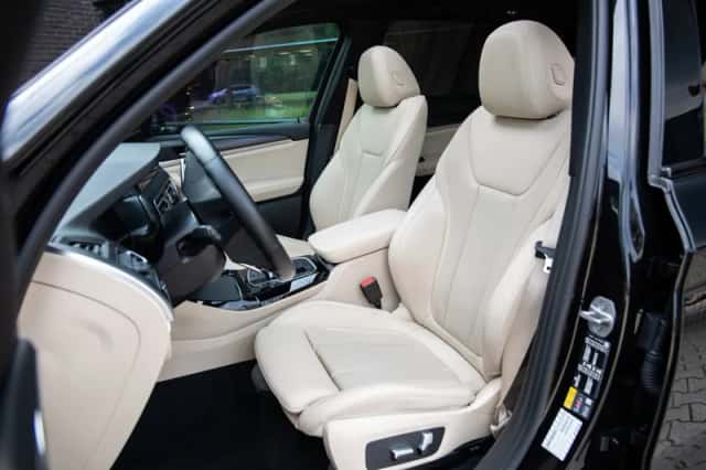 BMW X3 (2022) thumbnail 4