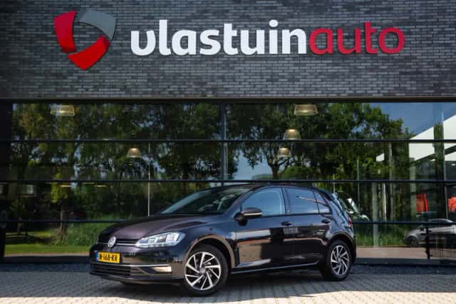 Volkswagen Golf (2018) thumbnail 1