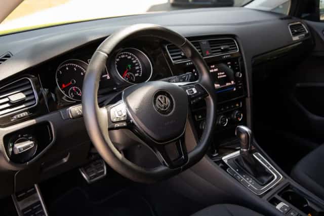Volkswagen Golf (2018) thumbnail 4