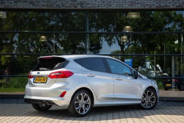 Ford Fiesta (2021) thumbnail 2
