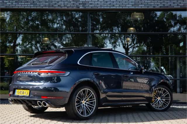 Porsche Macan (2019) thumbnail 2
