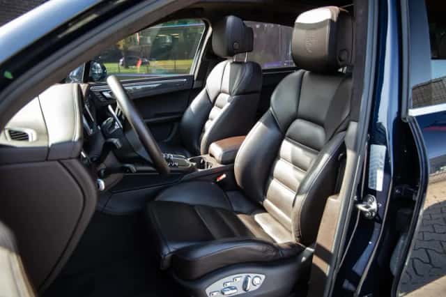 Porsche Macan (2019) thumbnail 4