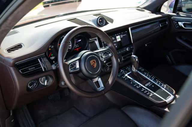 Porsche Macan (2019) thumbnail 5