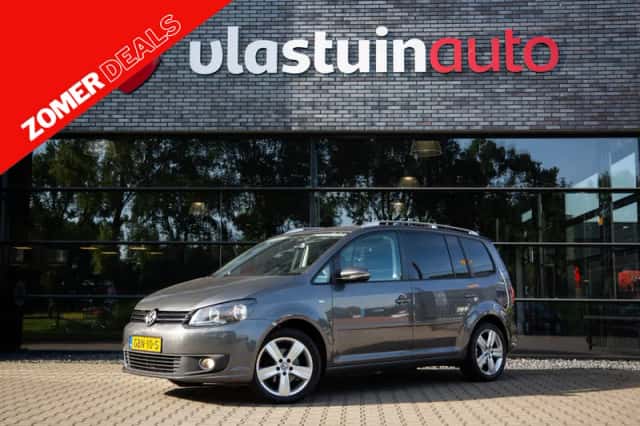 Volkswagen Touran (2015) thumbnail 1