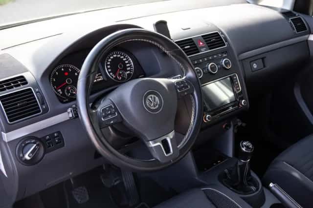 Volkswagen Touran (2015) thumbnail 4