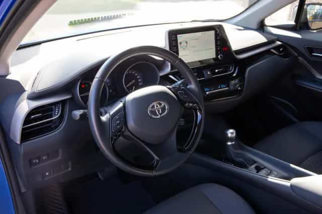 Toyota C Hr (2022) thumbnail 4