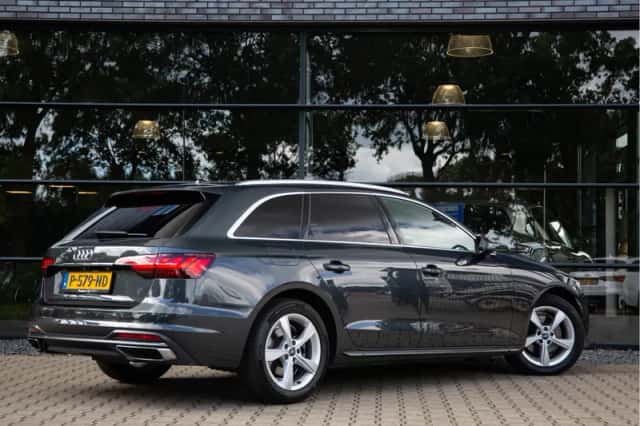 Audi A4 (2022) thumbnail 2