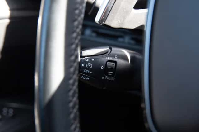 Peugeot 3008 (2020) thumbnail 6
