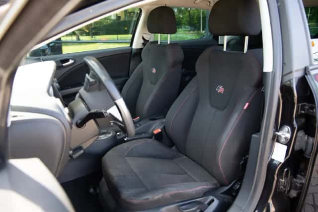 SEAT Leon (2010) thumbnail 3