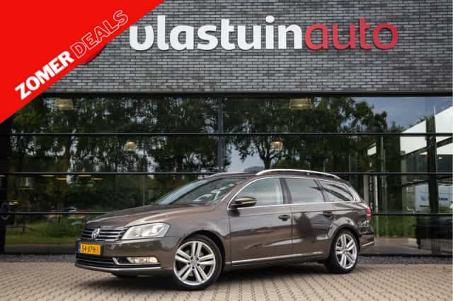 Volkswagen Passat (2012) thumbnail 1