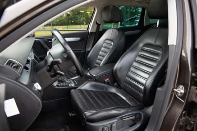 Volkswagen Passat (2012) thumbnail 3