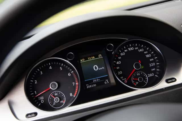 Volkswagen Passat (2012) thumbnail 5