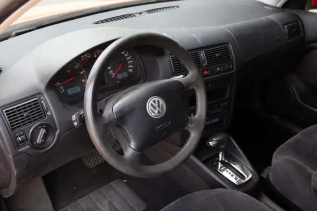 Volkswagen Golf (2004) thumbnail 4