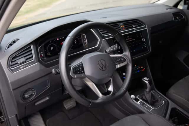 Volkswagen Tiguan (2023) thumbnail 4