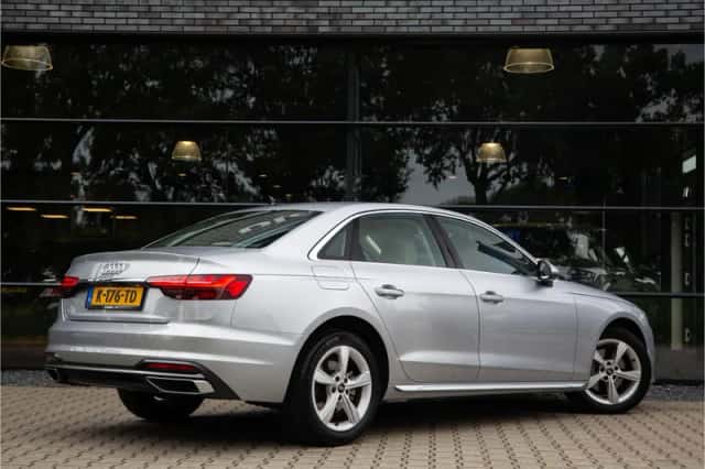 Audi A4 (2021) thumbnail 2