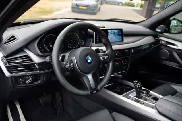 BMW X5 (2017) thumbnail 5