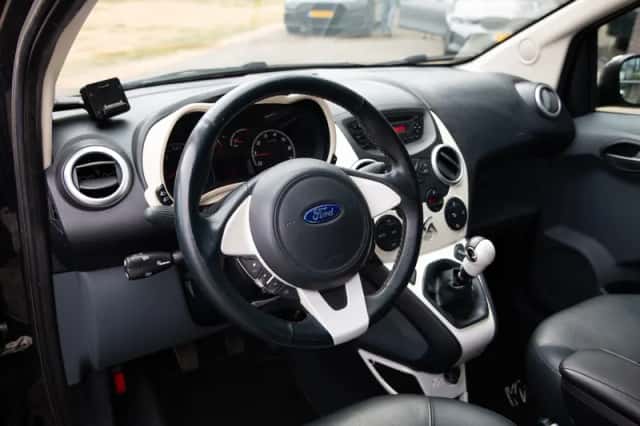 Ford Ka (2012) thumbnail 3