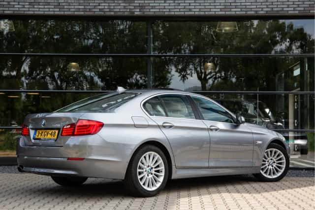 BMW 5-Serie (2013) thumbnail 2