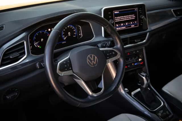 Volkswagen T Roc (2022) thumbnail 3