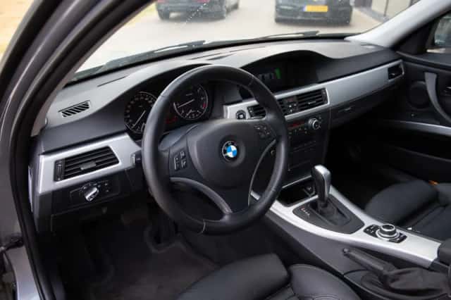 BMW 3-Serie (2010) thumbnail 5