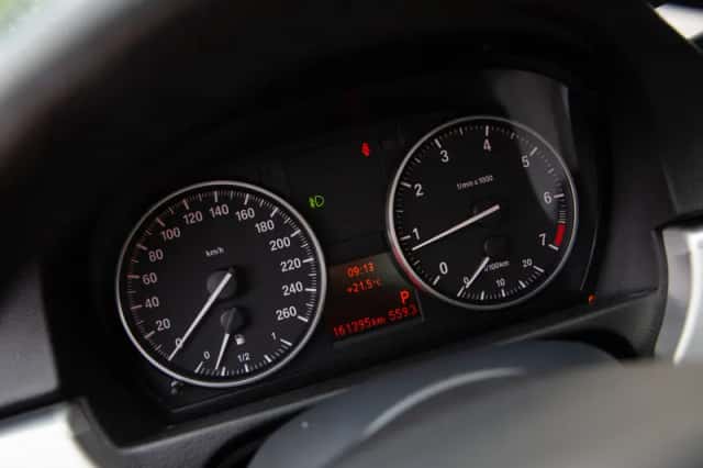 BMW 3-Serie (2010) thumbnail 6