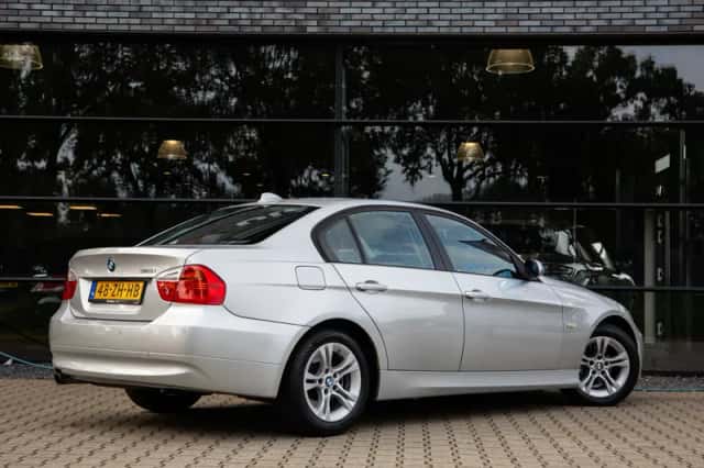 BMW 3-Serie (2008) thumbnail 2