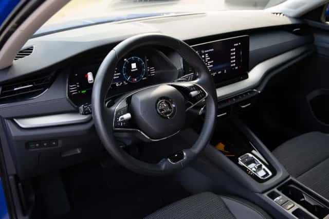 Škoda Octavia (2023) thumbnail 4