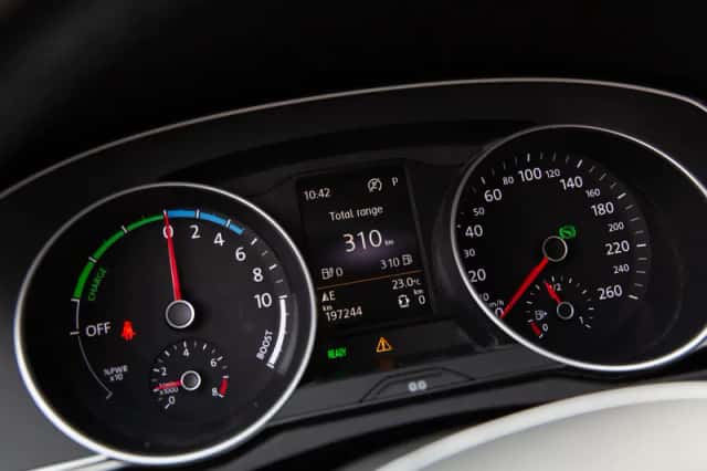 Volkswagen Passat (2015) thumbnail 6