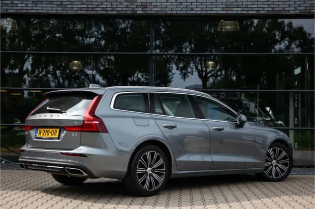 Volvo V60 (2020) thumbnail 2