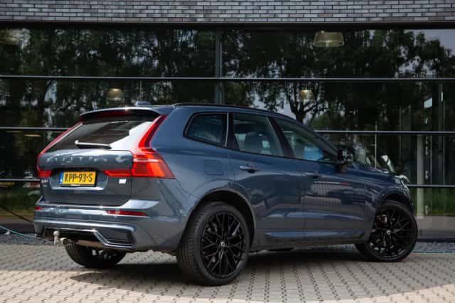 Volvo XC60 (2021) thumbnail 2