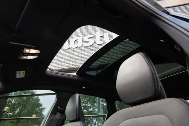Volvo XC60 (2021) thumbnail 3