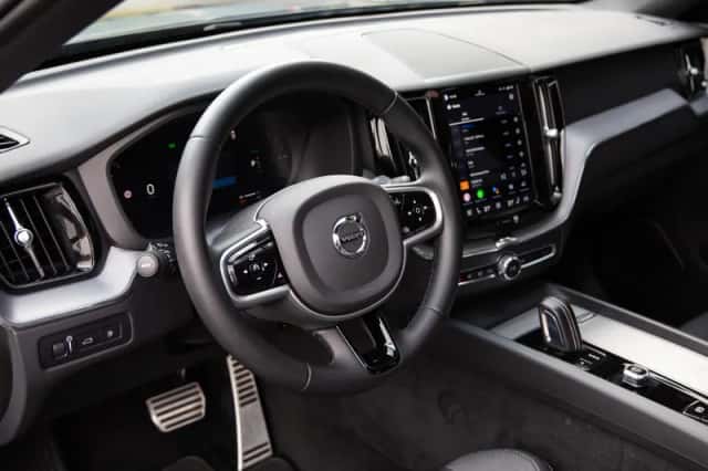 Volvo XC60 (2021) thumbnail 5