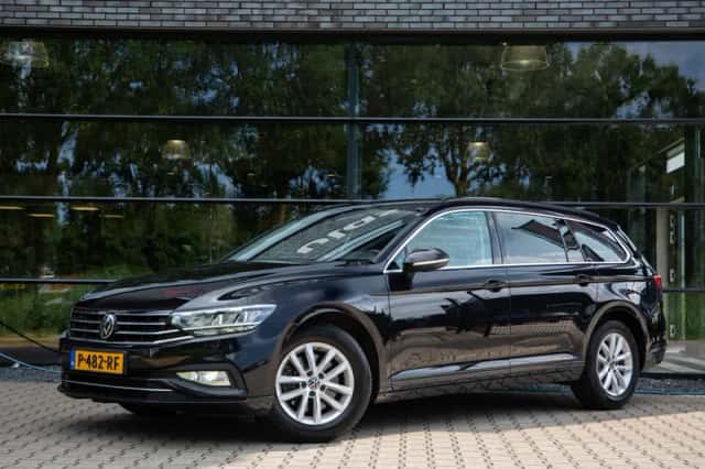 Volkswagen Passat (2021) thumbnail 6