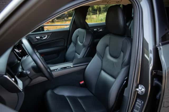 Volvo V60 (2022) thumbnail 3