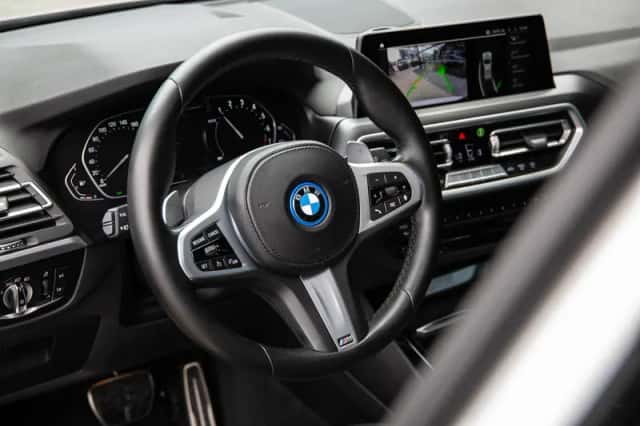 BMW X3 (2022) thumbnail 3