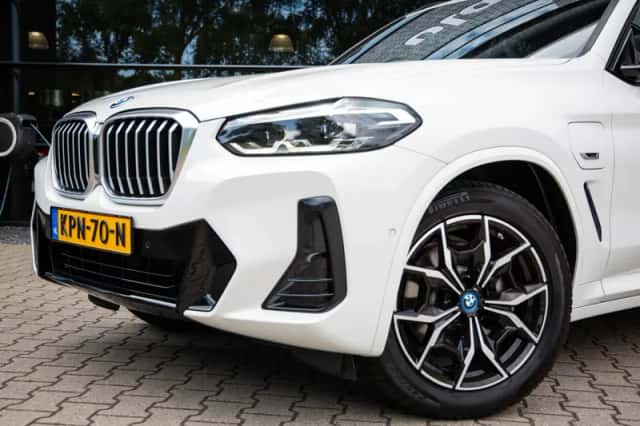 BMW X3 (2022) thumbnail 6
