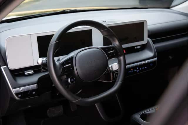 Hyundai Ioniq 5 (2021) thumbnail 3