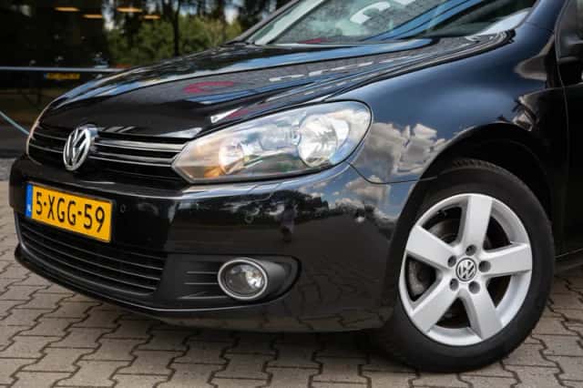 Volkswagen Golf (2010) thumbnail 6