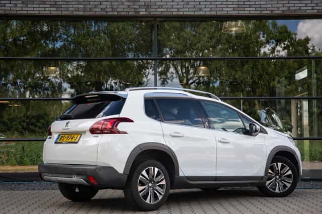 Peugeot 2008 (2017) thumbnail 5