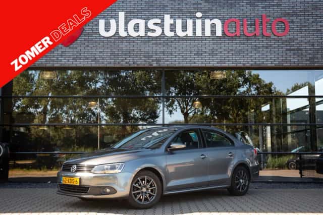 Volkswagen Jetta (2012) thumbnail 1