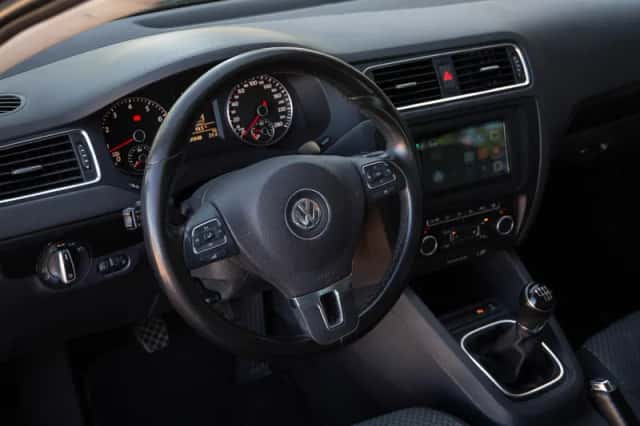Volkswagen Jetta (2012) thumbnail 4