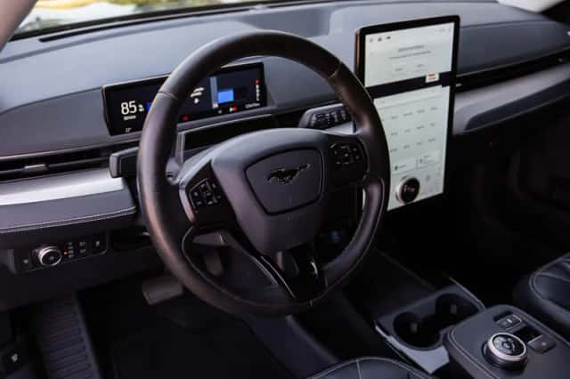 Ford Mustang Mach-E (2021) thumbnail 5