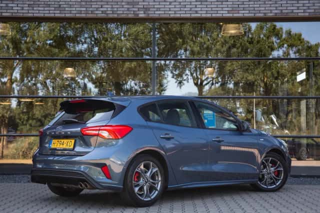 Ford Focus (2020) thumbnail 2
