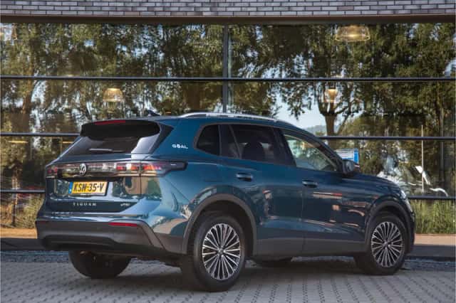 Volkswagen Tiguan (2025) thumbnail 2