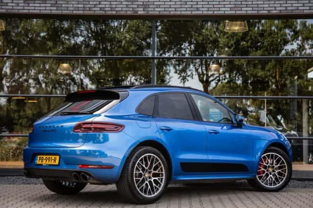 Porsche Macan (2016) thumbnail 2